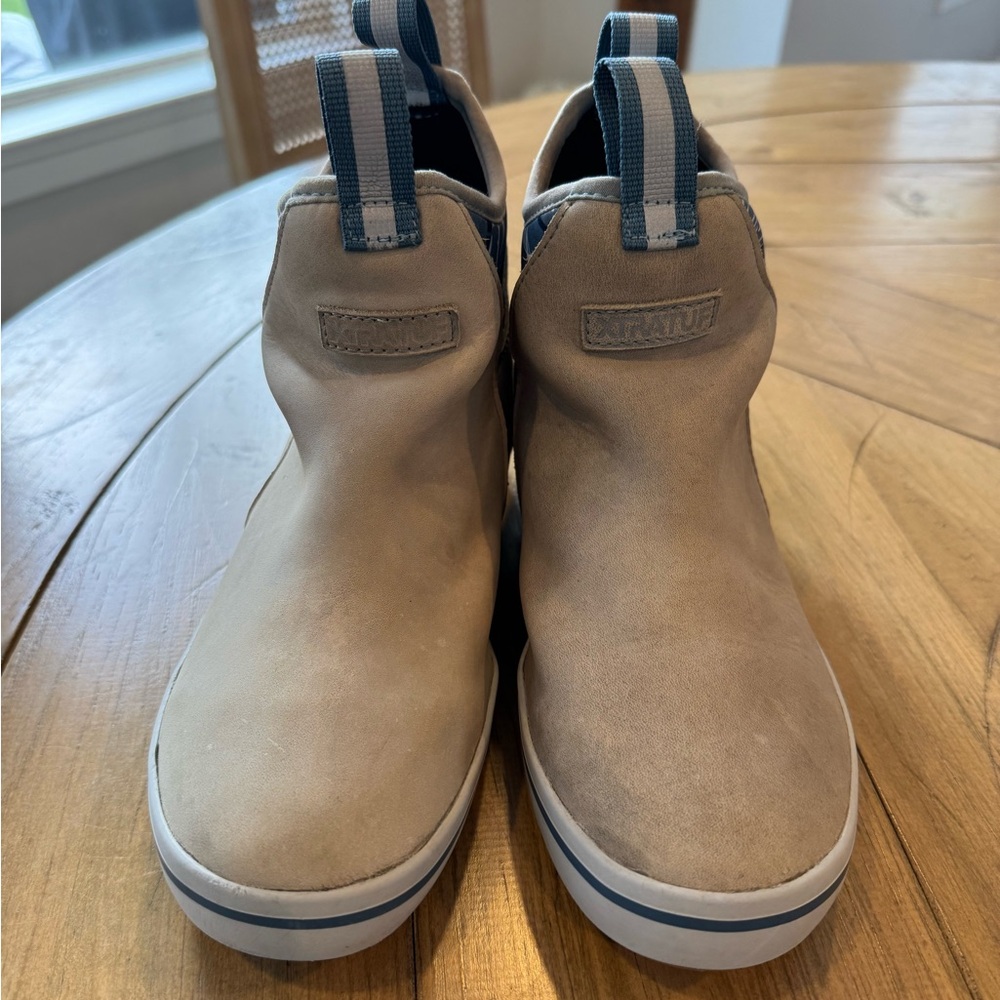 XTRATUF Women's Gray Suede Winter Boots